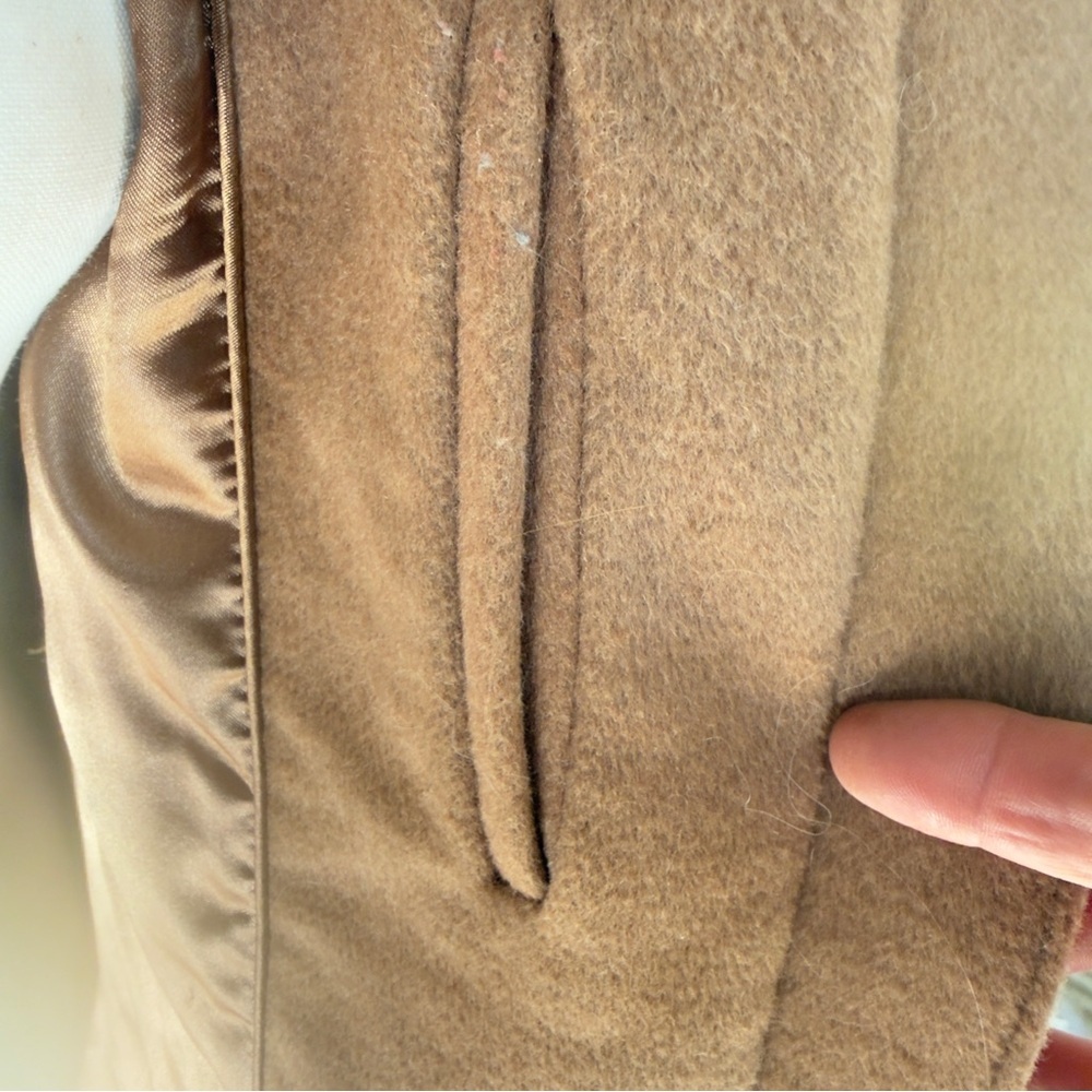 COLE HAAN ladies, long sleeve winter coat with hood, zip front size 10 - Picture 4 of 12